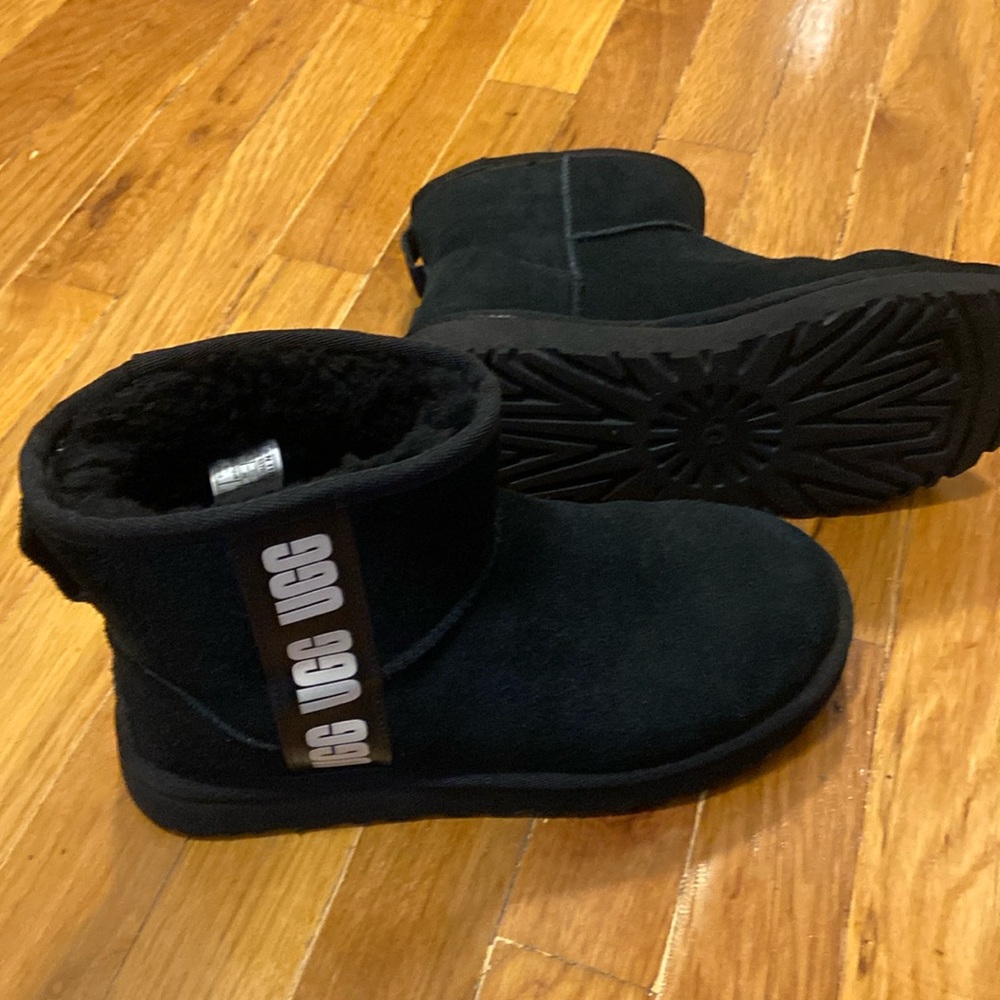 New! Ugg short winter boots